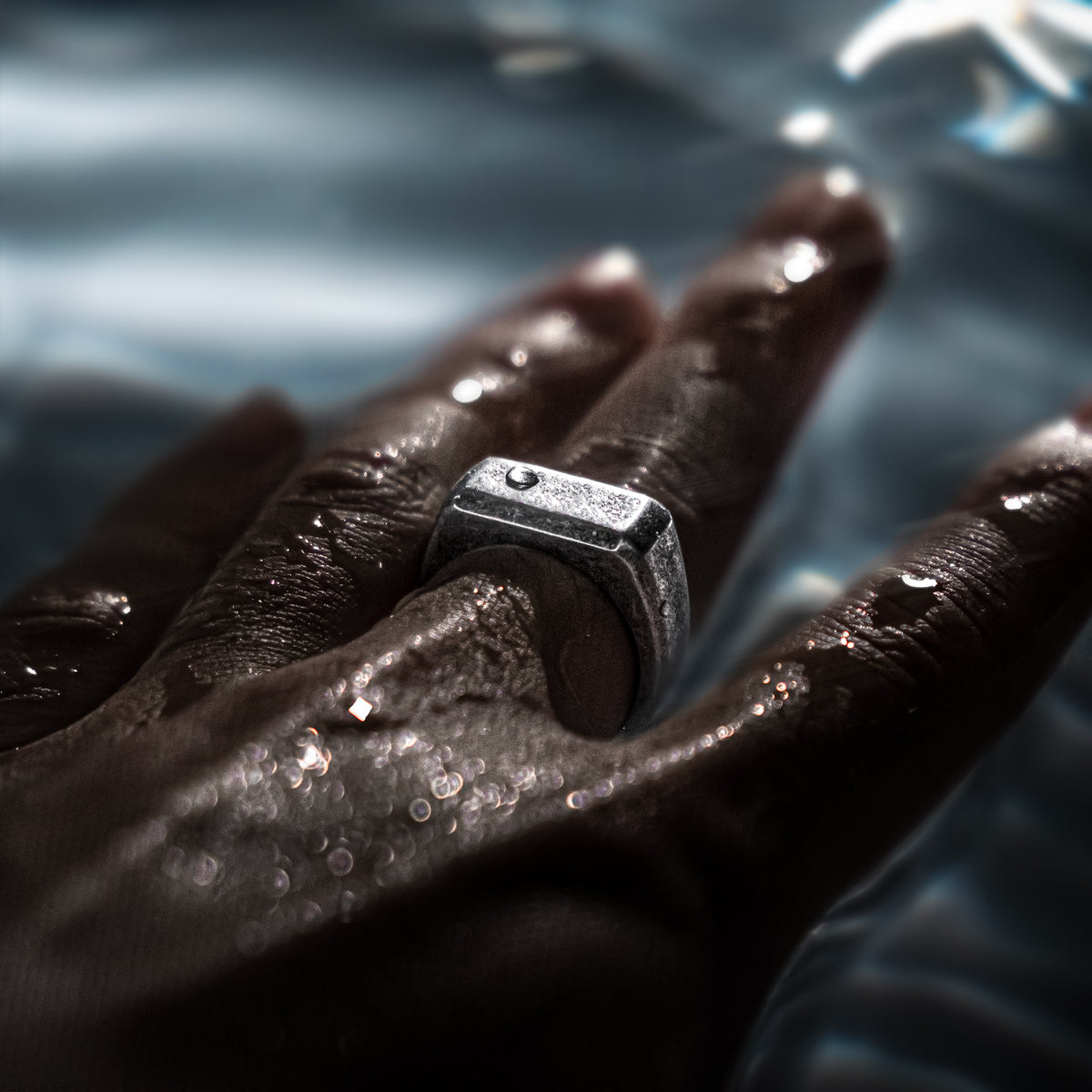 BRAVE "Finsternis" Man Ring - Emily Schmuck